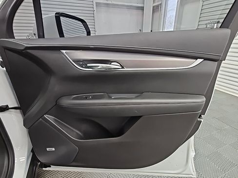 Used 2023 Cadillac XT6 Luxury image 43
