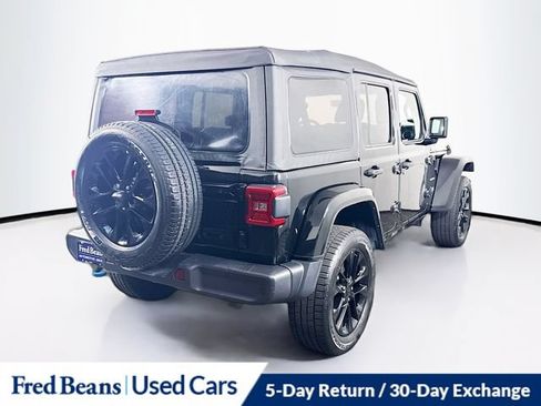 Used 2023 Jeep Wrangler Unlimited Sahara AWD/4WD image 10