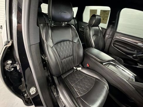 Used 2022 Buick Enclave Avenir w/ Avenir Technology Package FWD image 29