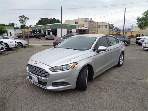 Used 2016 Ford Fusion SE FWD image 1