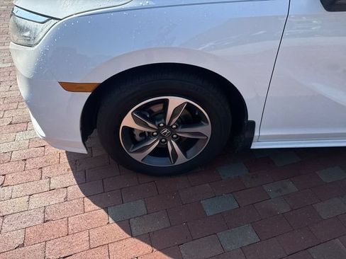 Used 2020 Honda Odyssey Touring image 2