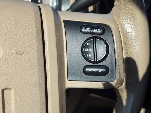 Used 2010 Ford F250 Lariat image 24