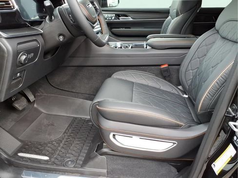 New 2026 Jeep Grand Wagoneer L Summit AWD/4WD image 13