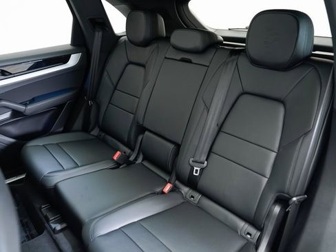 New 2025 Porsche Cayenne image 25