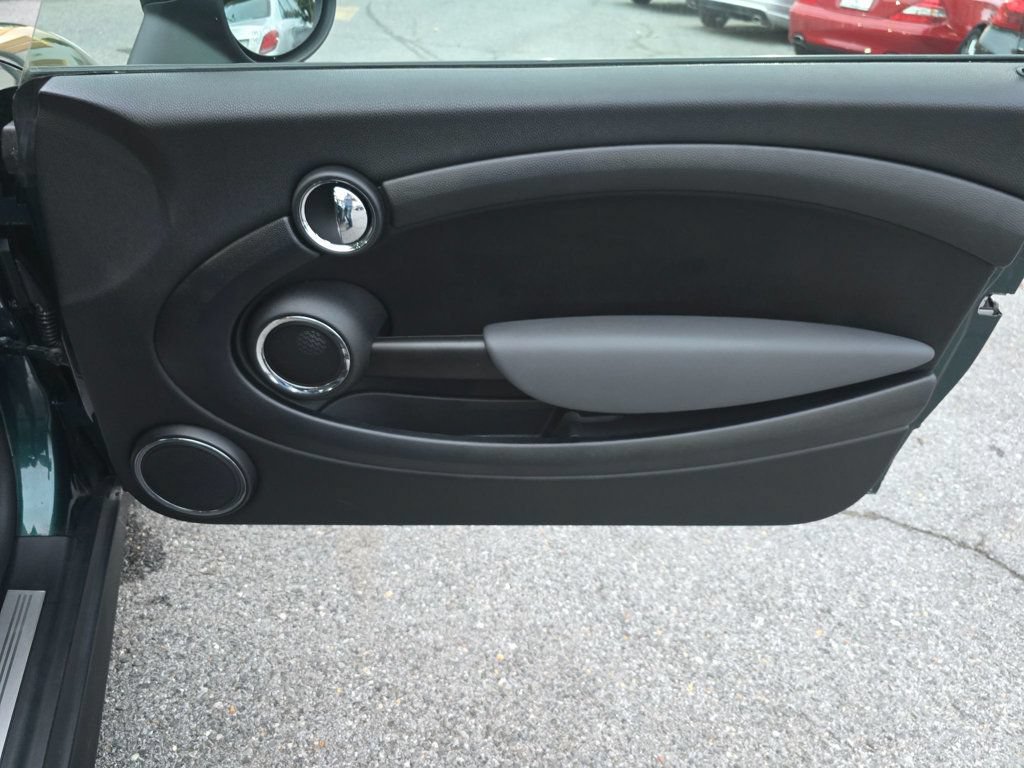 Used 2010 MINI Cooper Hardtop FWD image 15