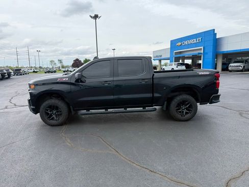 Used 2020 Chevrolet Silverado 1500 Custom Trail Boss w/ Custom Convenience Package AWD/4WD image 2