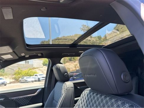 New 2025 GMC Acadia Denali w/ Super Cruise Package image 7