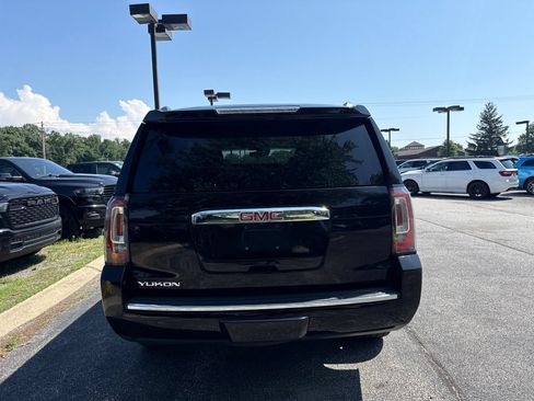 Used 2018 GMC Yukon Denali w/ Denali Ultimate Package AWD/4WD image 9