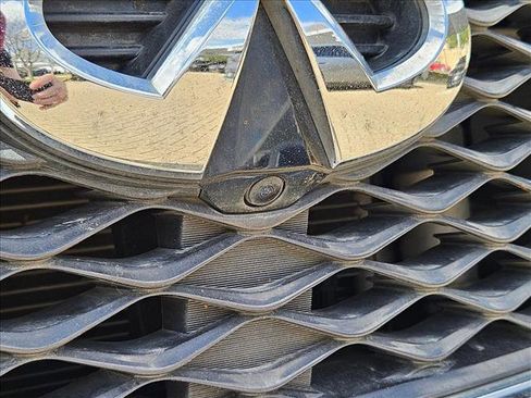 Used 2017 INFINITI QX80 4WD w/ Deluxe Technology Package image 4