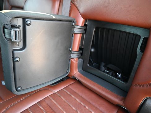 Used 2024 GMC Sierra 3500 Denali Ultimate AWD/4WD image 32