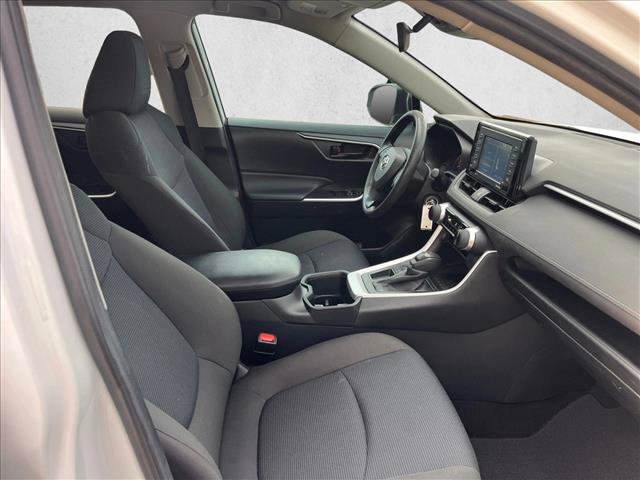 Used 2022 Toyota RAV4 LE FWD image 22