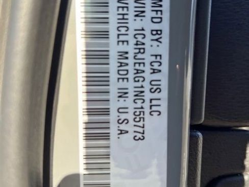 Used 2022 Jeep Grand Cherokee Laredo X image 31