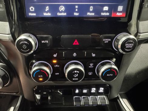 Used 2022 RAM 1500 Big Horn AWD/4WD image 34