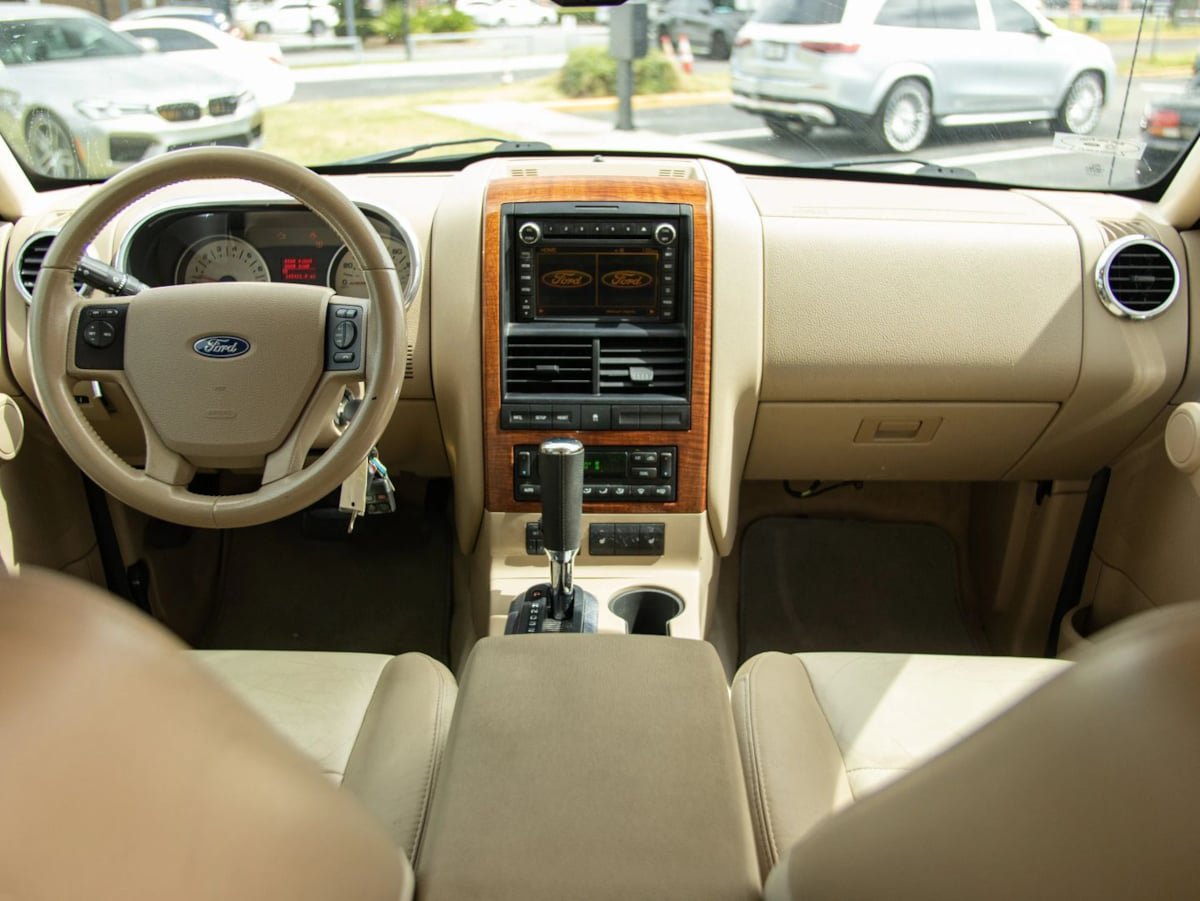 Used 2010 Ford Explorer Eddie Bauer RWD image 31