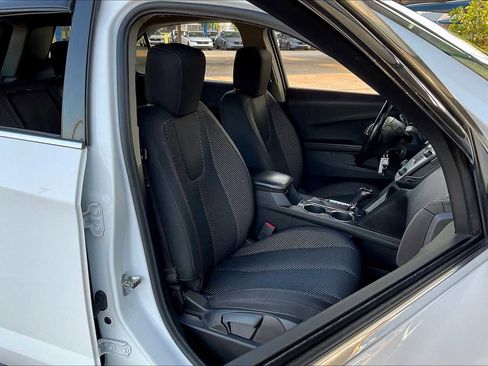 Used 2017 Chevrolet Equinox LT w/ Convenience Package image 8