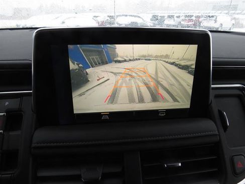 Used 2024 Chevrolet Suburban Z71 image 21