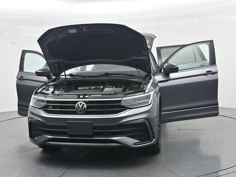 Used 2022 Volkswagen Tiguan SE R-Line AWD/4WD image 47