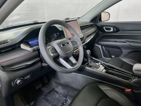 Used 2022 Jeep Compass Trailhawk AWD/4WD image 9