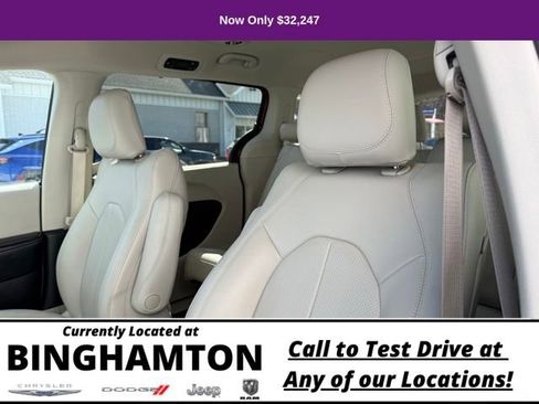 Used 2021 Chrysler Pacifica Touring-L w/ Premium & Safety Sphere Group image 13
