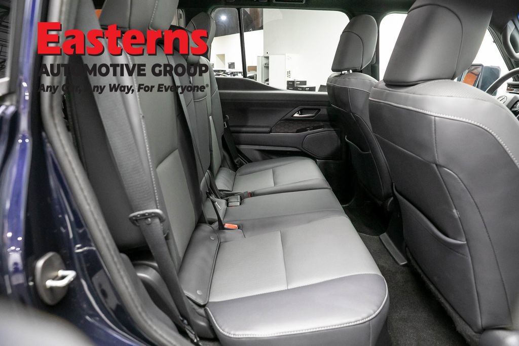 Used 2025 Lexus GX 550 w/ Accessory Package (2T) AWD/4WD image 26