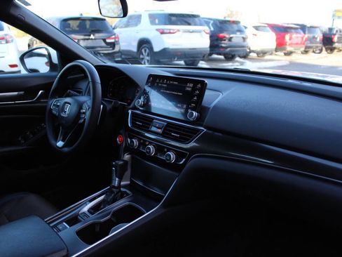 Used 2019 Honda Accord Sport image 16