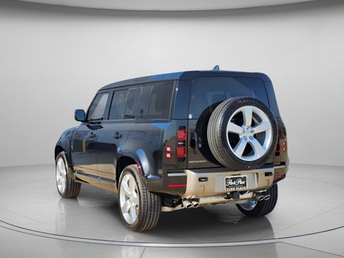 New 2025 Land Rover Defender 110 X-Dynamic SE AWD/4WD image 3