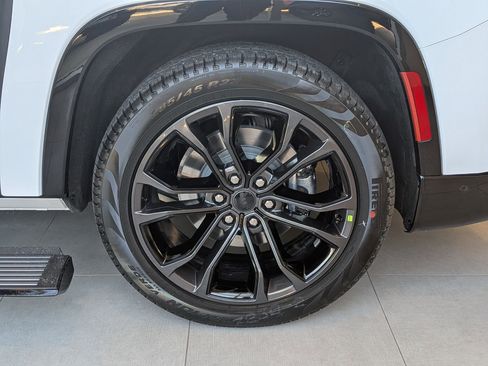 New 2026 Jeep Grand Wagoneer L Summit AWD/4WD image 8