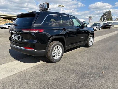 New 2026 Jeep Grand Cherokee Laredo w/ Trailer Tow Package RWD image 7