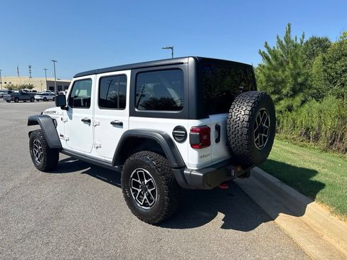 Used 2024 Jeep Wrangler Unlimited Rubicon w/ Technology Group AWD/4WD image 5