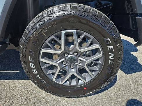 New 2026 Jeep Wrangler Unlimited Sahara AWD/4WD image 10