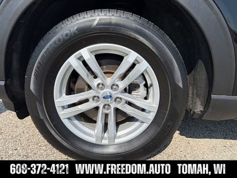 Used 2024 Ford Explorer XLT w/ Equipment Group 202A AWD/4WD image 13