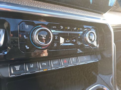 Used 2024 GMC Sierra 2500 Denali w/ Denali Reserve Package image 30