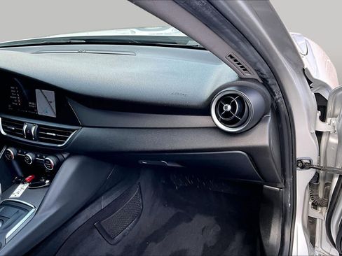Used 2019 Alfa Romeo Giulia Ti Sport w/ Quick Order Package 22U Sport RWD image 19