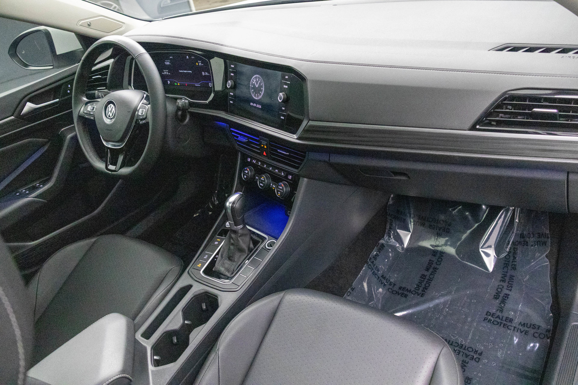 Used 2019 Volkswagen Jetta SEL w/ Cold Weather Package FWD image 32