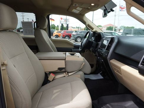 Used 2017 Ford F150 XLT w/ Equipment Group 302A Luxury AWD/4WD image 29