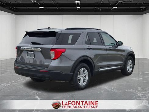 Used 2021 Ford Explorer XLT w/ Equipment Group 202A AWD/4WD image 5
