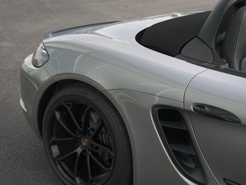 Used 2025 Porsche 718 Boxster RWD image 25