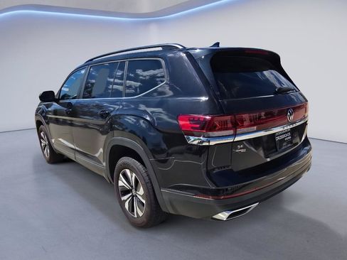 Used 2025 Volkswagen Atlas SE AWD/4WD image 3