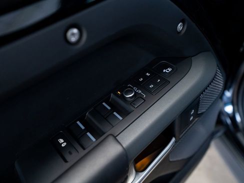 Used 2023 Land Rover Defender 110 X image 33