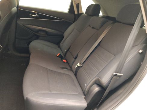 Used 2018 Kia Sorento LX image 18