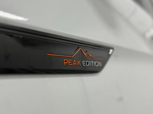 Used 2024 Volkswagen Atlas Peak Edition SE image 10