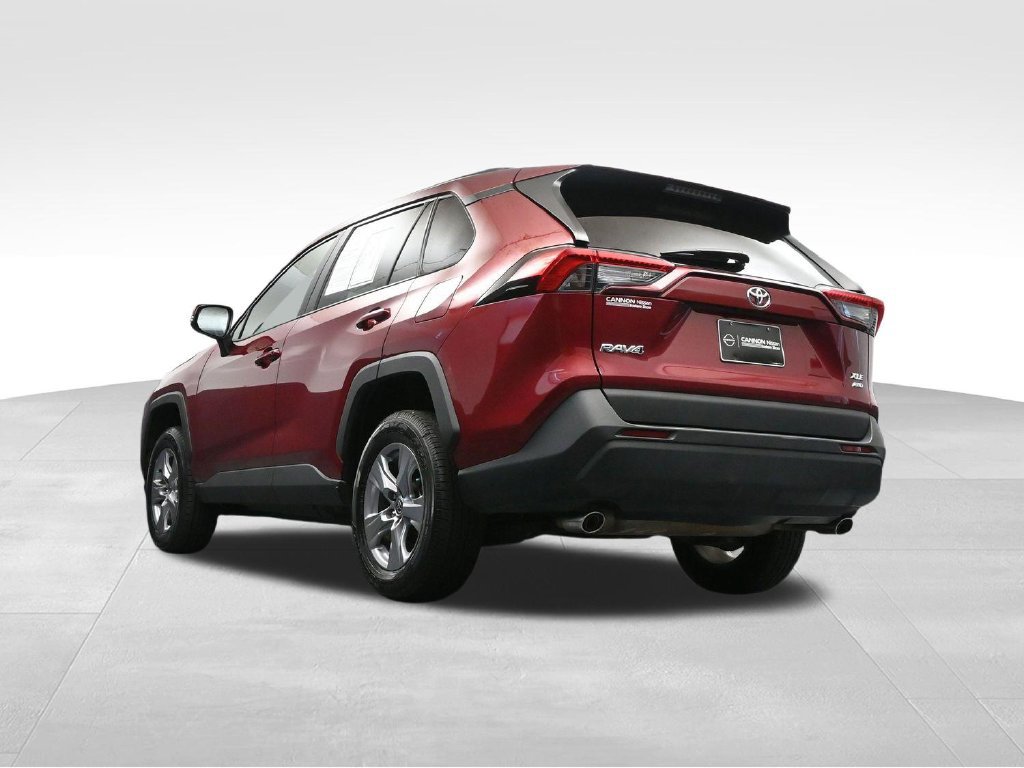 Used 2022 Toyota RAV4 XLE AWD/4WD image 23