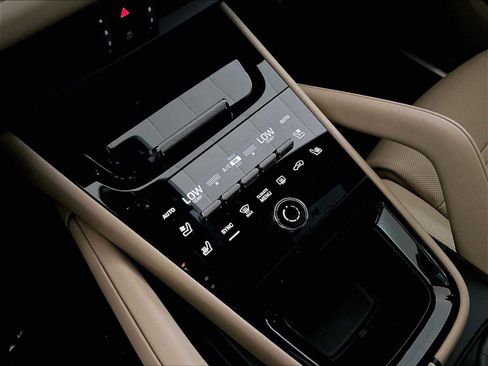 New 2026 Porsche Cayenne image 18