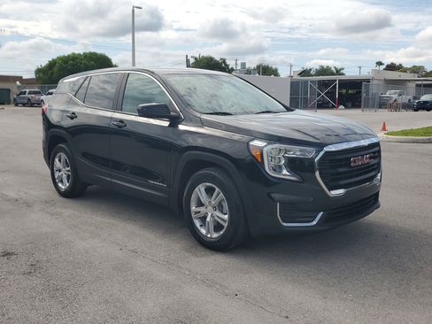 Used 2024 GMC Terrain SLE FWD image 3