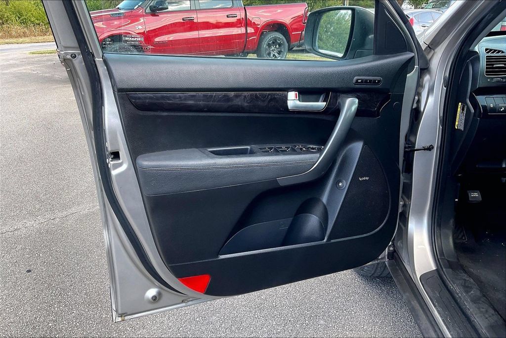 Used 2014 Kia Sorento EX w/ EX V6 Touring Package FWD image 19