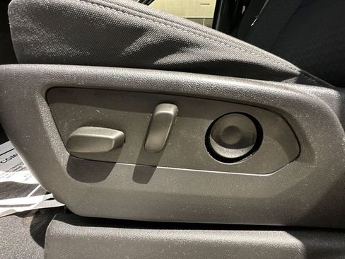 Used 2023 Chevrolet Silverado 1500 RST image 4