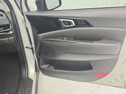 Used 2025 Kia Carnival SX Prestige image 36
