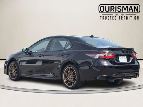 Used 2024 Toyota Camry SE w/ Convenience Package FWD image 4
