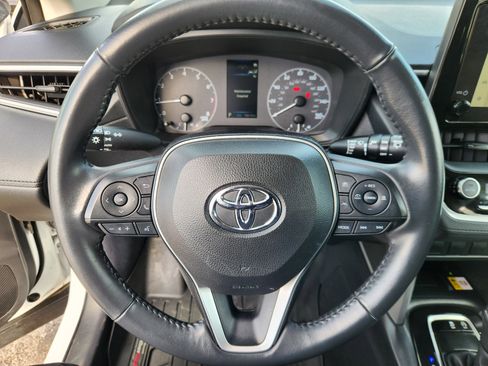 Used 2023 Toyota Corolla Cross LE image 9
