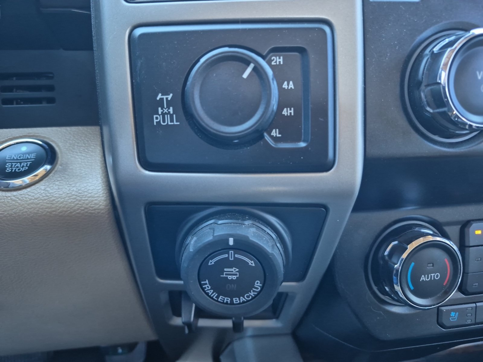 Used 2019 Ford F150 Lariat w/ Equipment Group 501A Mid AWD/4WD image 33